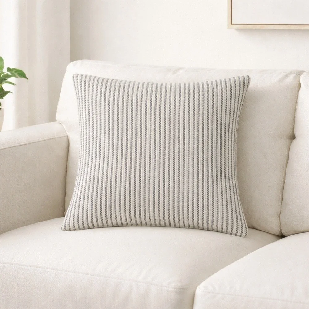 Frette Giglio Woven Euro Pillowcase 26x26 Ivory /‎ Navy Blue NWT
